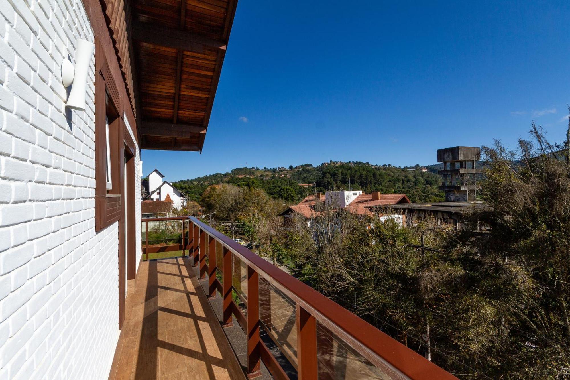 Hotel Chateau Campos do Jordão Exterior foto